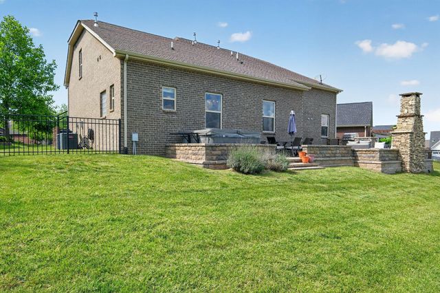 2384 Stockwood TRL, Thompsons Station, TN 37179
