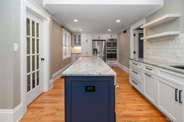 549 W Dunlap Street, Northville, MI 48167