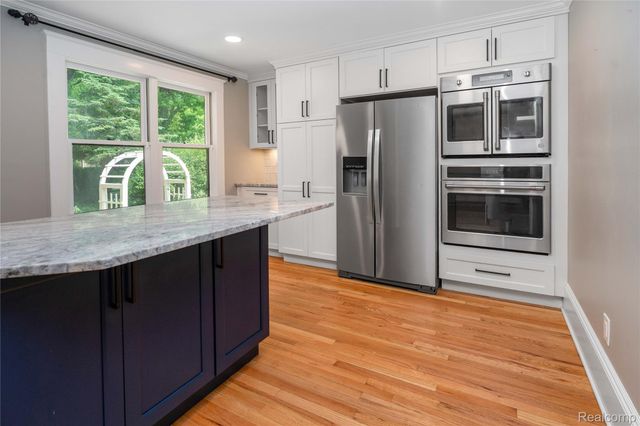 549 W Dunlap Street, Northville, MI 48167