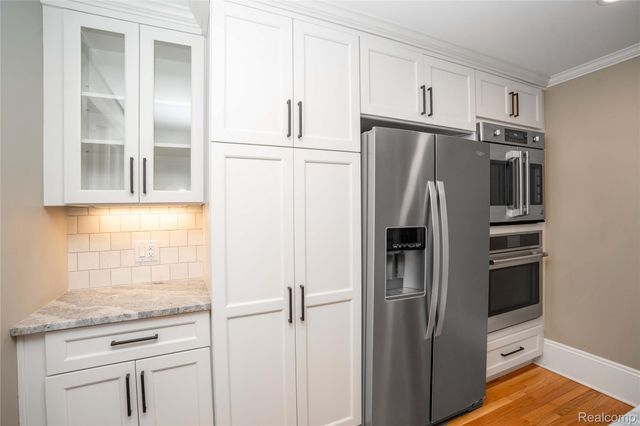 549 W Dunlap Street, Northville, MI 48167