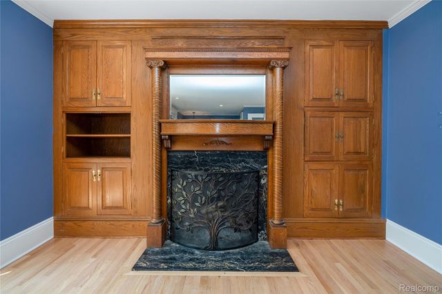 549 W Dunlap Street, Northville, MI 48167
