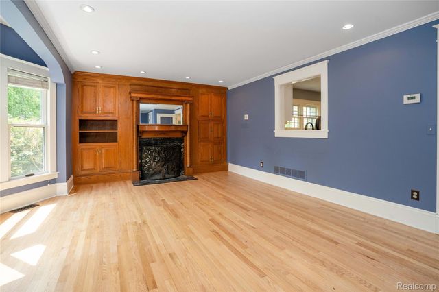 549 W Dunlap Street, Northville, MI 48167