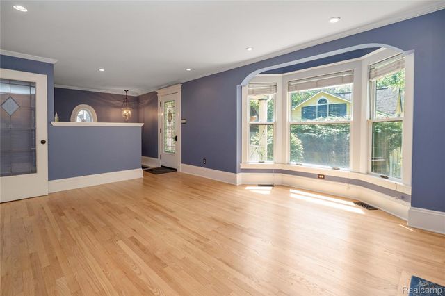 549 W Dunlap Street, Northville, MI 48167