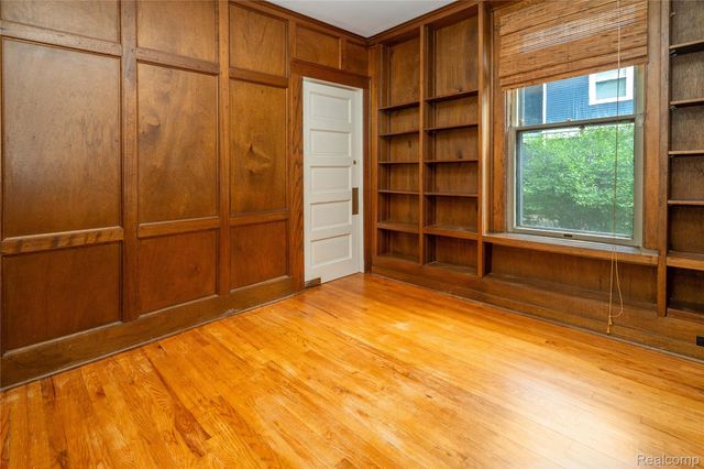 549 W Dunlap Street, Northville, MI 48167