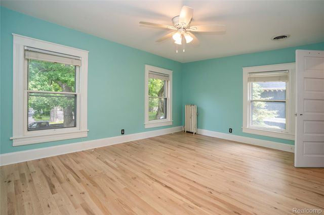 549 W Dunlap Street, Northville, MI 48167