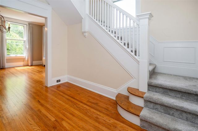 549 W Dunlap Street, Northville, MI 48167