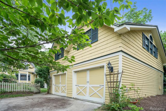 549 W Dunlap Street, Northville, MI 48167