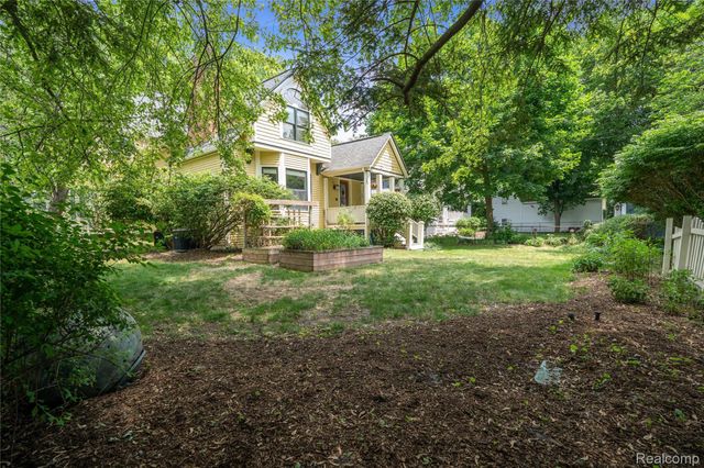 549 W Dunlap Street, Northville, MI 48167