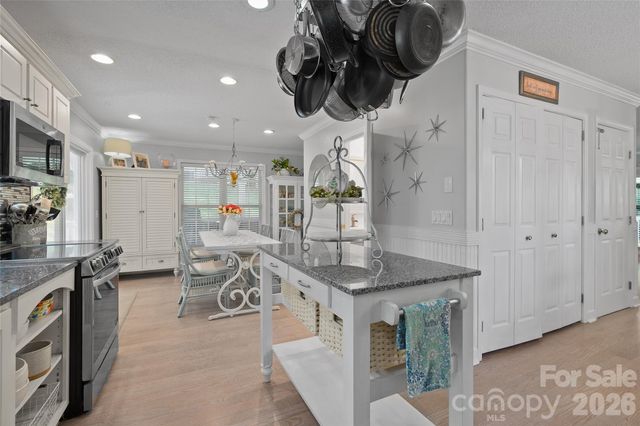 119 Friendly Lane, Asheville, NC 28806