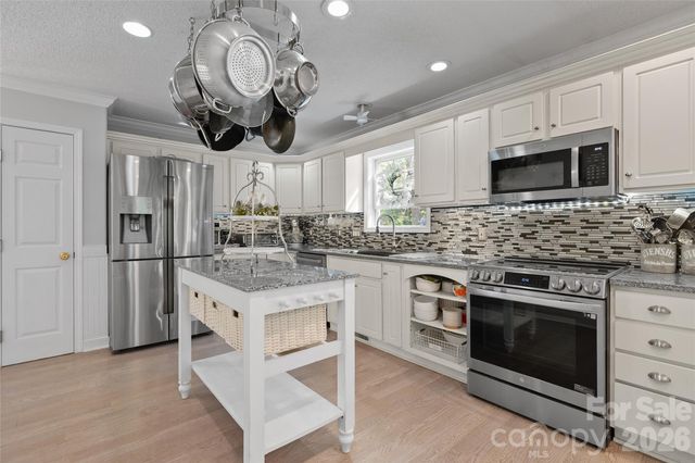 119 Friendly Lane, Asheville, NC 28806