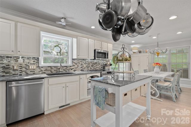 119 Friendly Lane, Asheville, NC 28806
