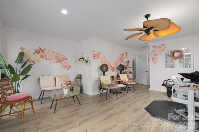 119 Friendly Lane, Asheville, NC 28806