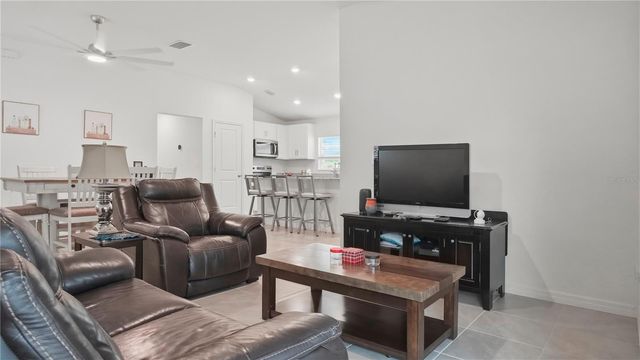 707 CHESTNUT LANE, Auburndale, FL 33823