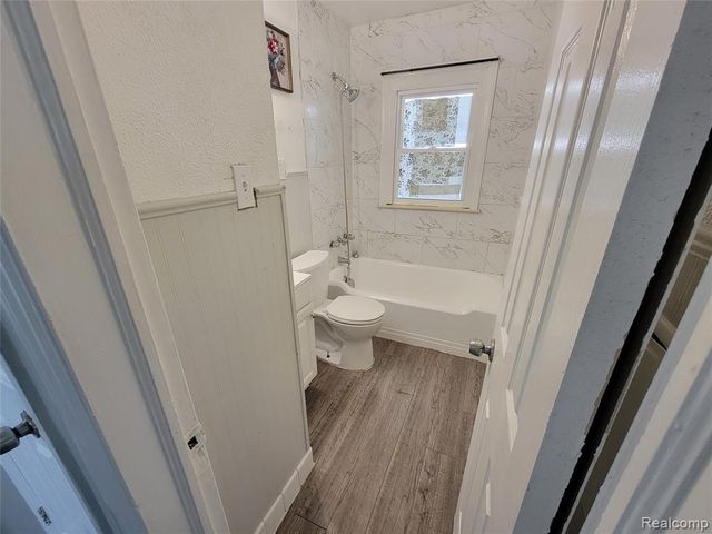 19162 Washtenaw Street, Harper Woods, MI 48225
