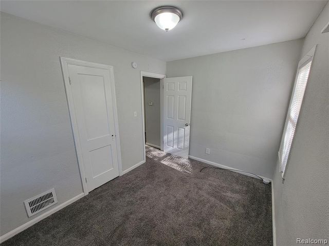 19162 Washtenaw Street, Harper Woods, MI 48225