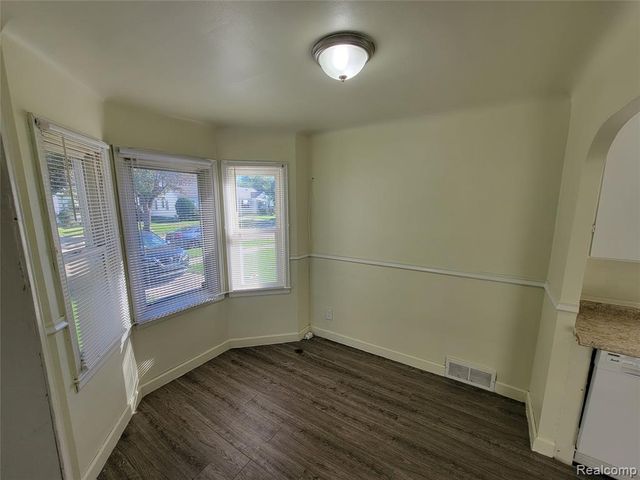19162 Washtenaw Street, Harper Woods, MI 48225