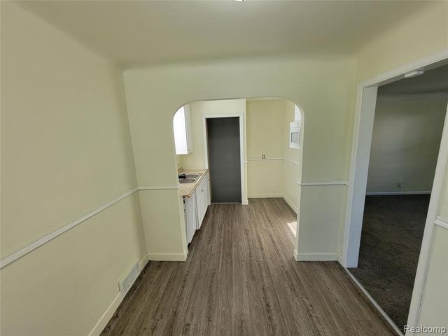 19162 Washtenaw Street, Harper Woods, MI 48225