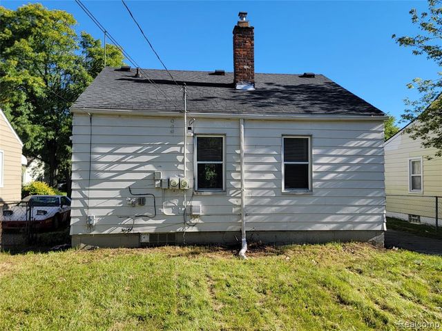 19162 Washtenaw Street, Harper Woods, MI 48225