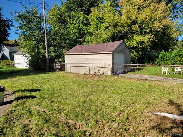19162 Washtenaw Street, Harper Woods, MI 48225