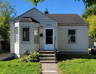 19162 Washtenaw Street, Harper Woods, MI 48225