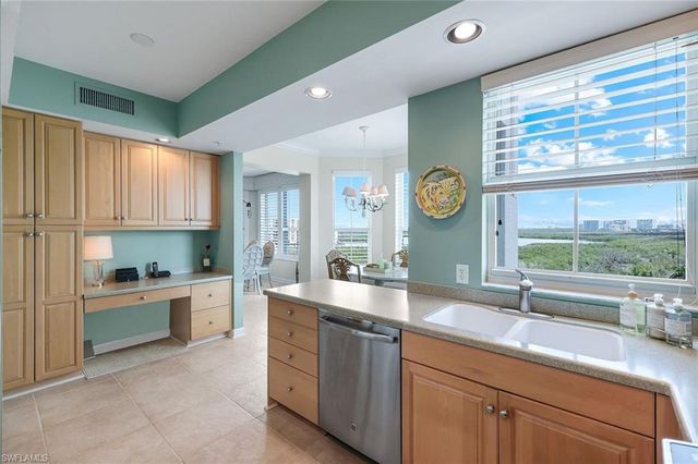 315 Dunes BLVD 707, Naples, FL 34110