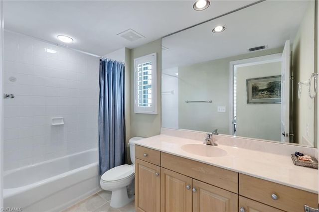 315 Dunes BLVD 707, Naples, FL 34110
