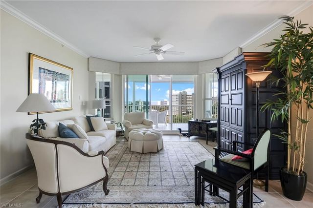 315 Dunes BLVD 707, Naples, FL 34110