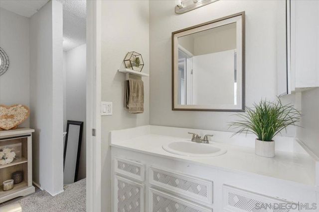8170 Paradise Valley Ct, Spring Valley, CA 91977