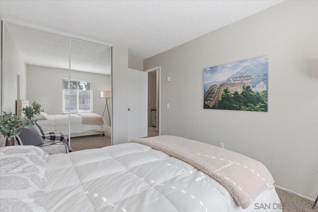 8170 Paradise Valley Ct, Spring Valley, CA 91977