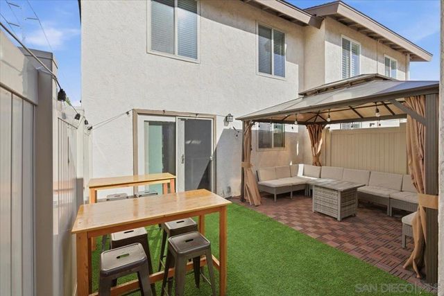 8170 Paradise Valley Ct, Spring Valley, CA 91977