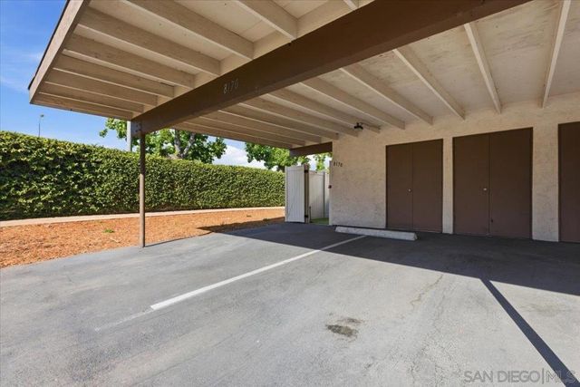 8170 Paradise Valley Ct, Spring Valley, CA 91977