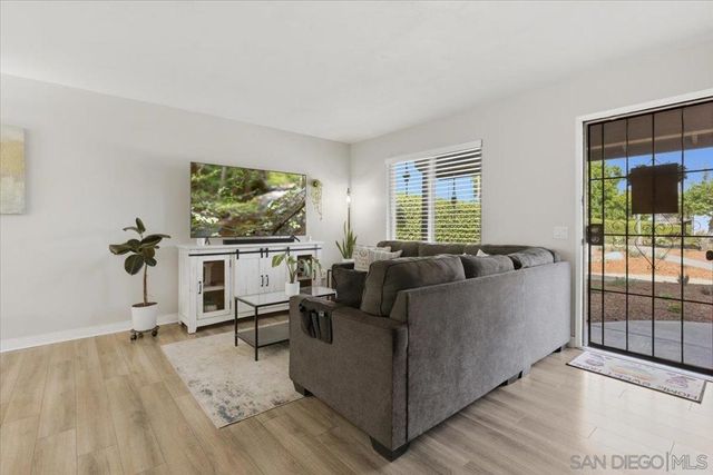 8170 Paradise Valley Ct, Spring Valley, CA 91977