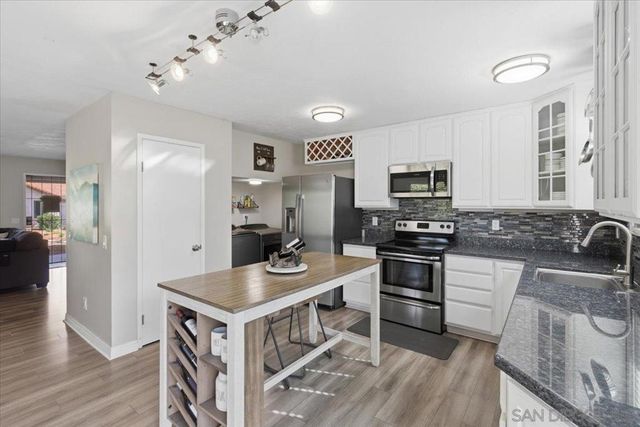 8170 Paradise Valley Ct, Spring Valley, CA 91977