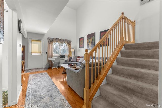 3756 Heritage Parkway, Dearborn, MI 48124