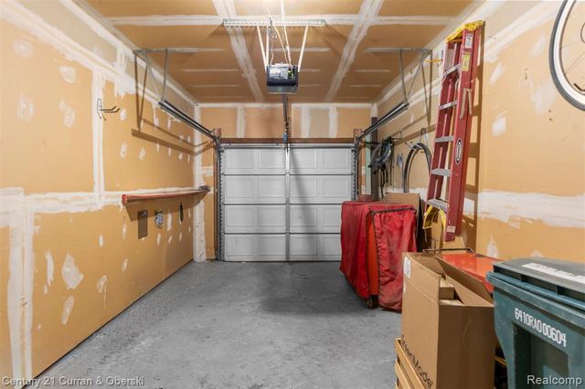 3756 Heritage Parkway, Dearborn, MI 48124