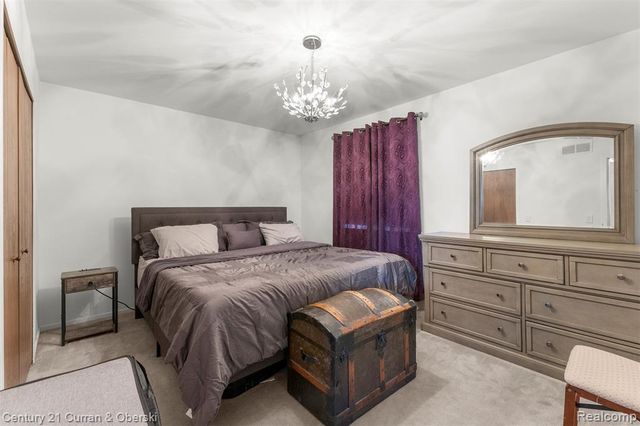 3756 Heritage Parkway, Dearborn, MI 48124