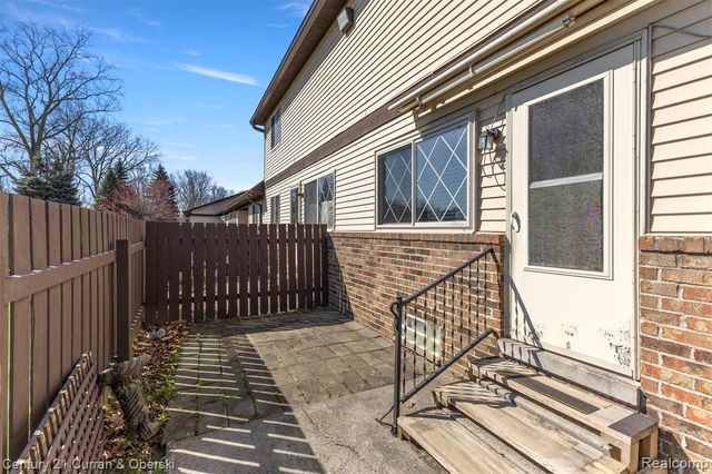 3756 Heritage Parkway, Dearborn, MI 48124
