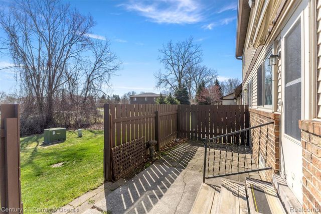 3756 Heritage Parkway, Dearborn, MI 48124