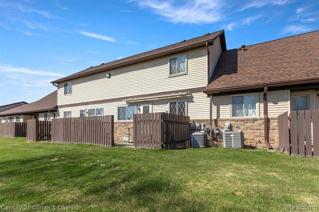 3756 Heritage Parkway, Dearborn, MI 48124