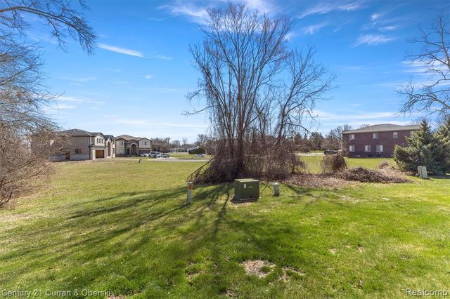 3756 Heritage Parkway, Dearborn, MI 48124