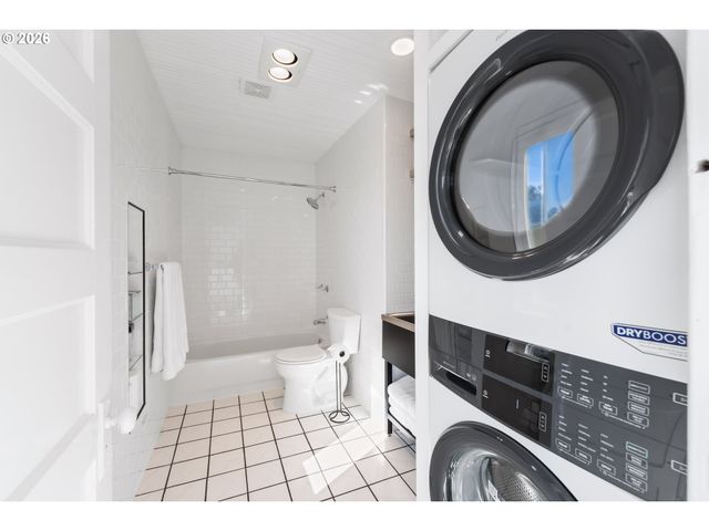 267 6TH St, Port Orford, OR 97465