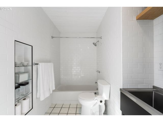 267 6TH St, Port Orford, OR 97465