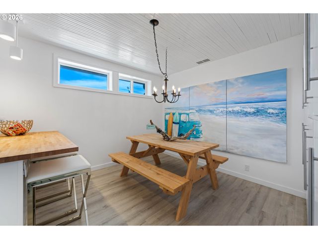 267 6TH St, Port Orford, OR 97465