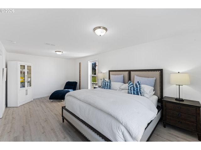 267 6TH St, Port Orford, OR 97465