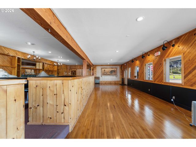 267 6TH St, Port Orford, OR 97465