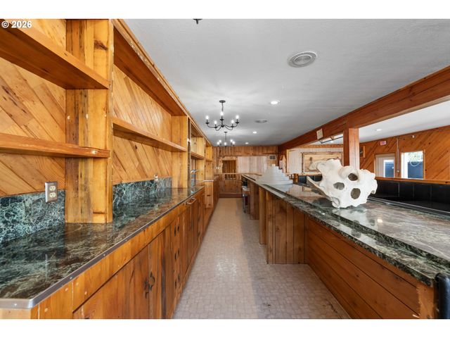 267 6TH St, Port Orford, OR 97465