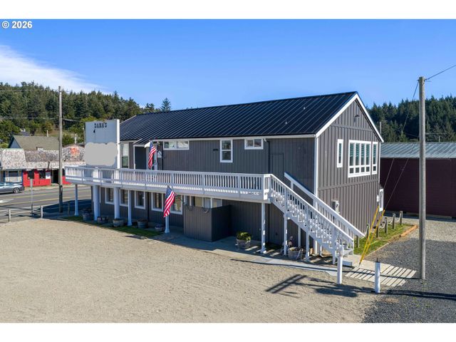 267 6TH St, Port Orford, OR 97465