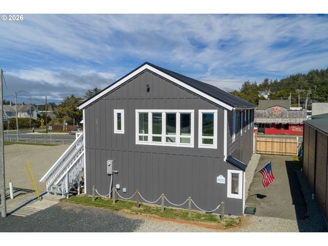 267 6TH St, Port Orford, OR 97465