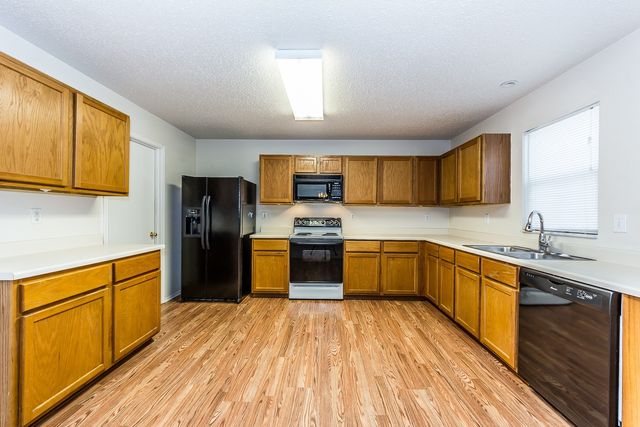 8709 Stonebriar Lane, Fort Worth, TX 76123