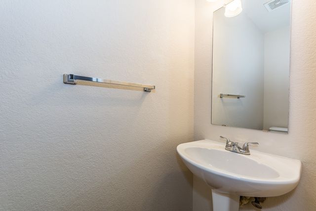 8709 Stonebriar Lane, Fort Worth, TX 76123